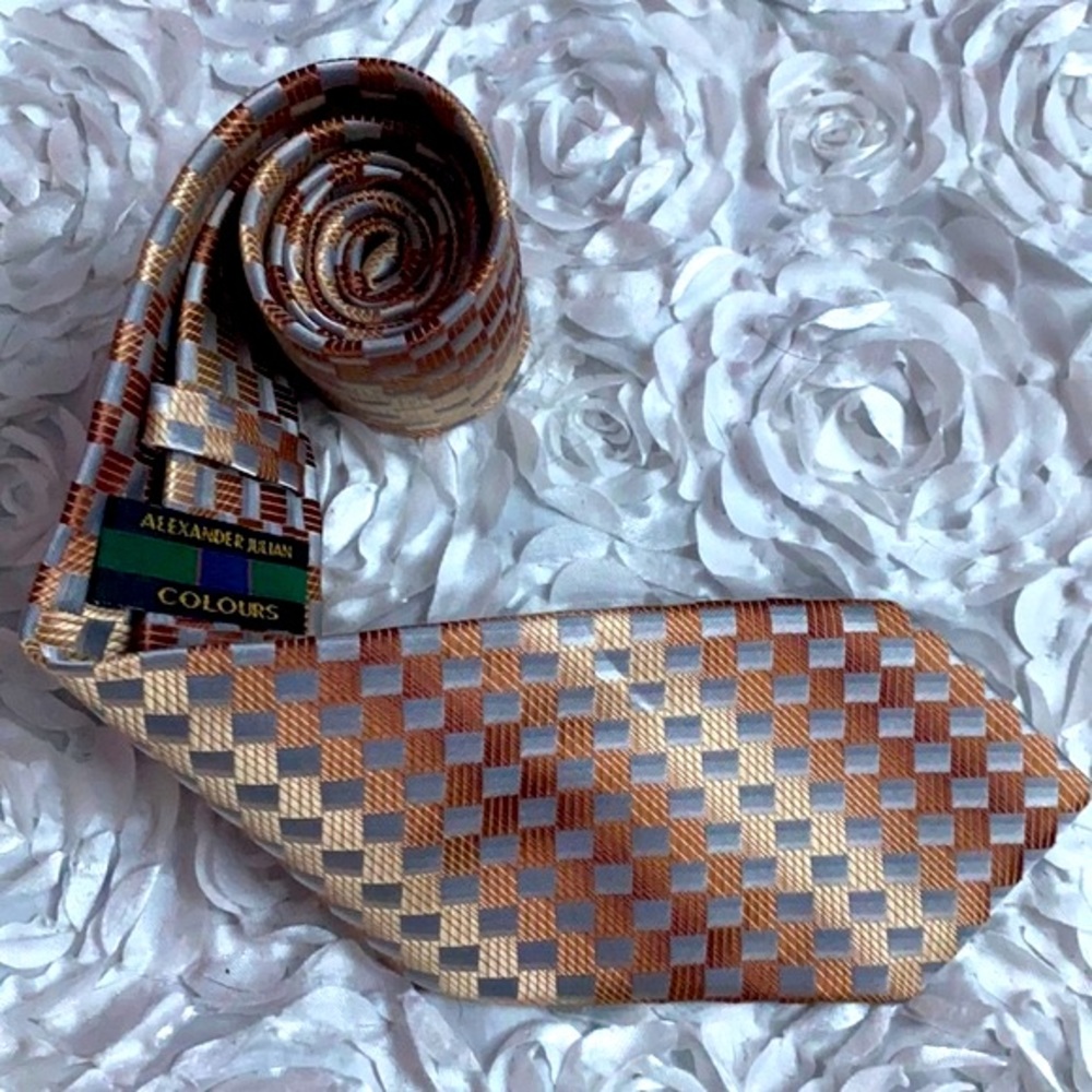 New Alexander Julian mens tie